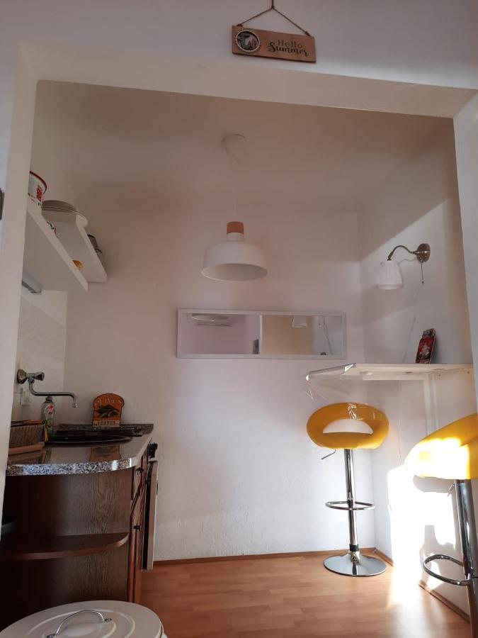 Studio-Appartements Emwey Trogir Bagian luar foto