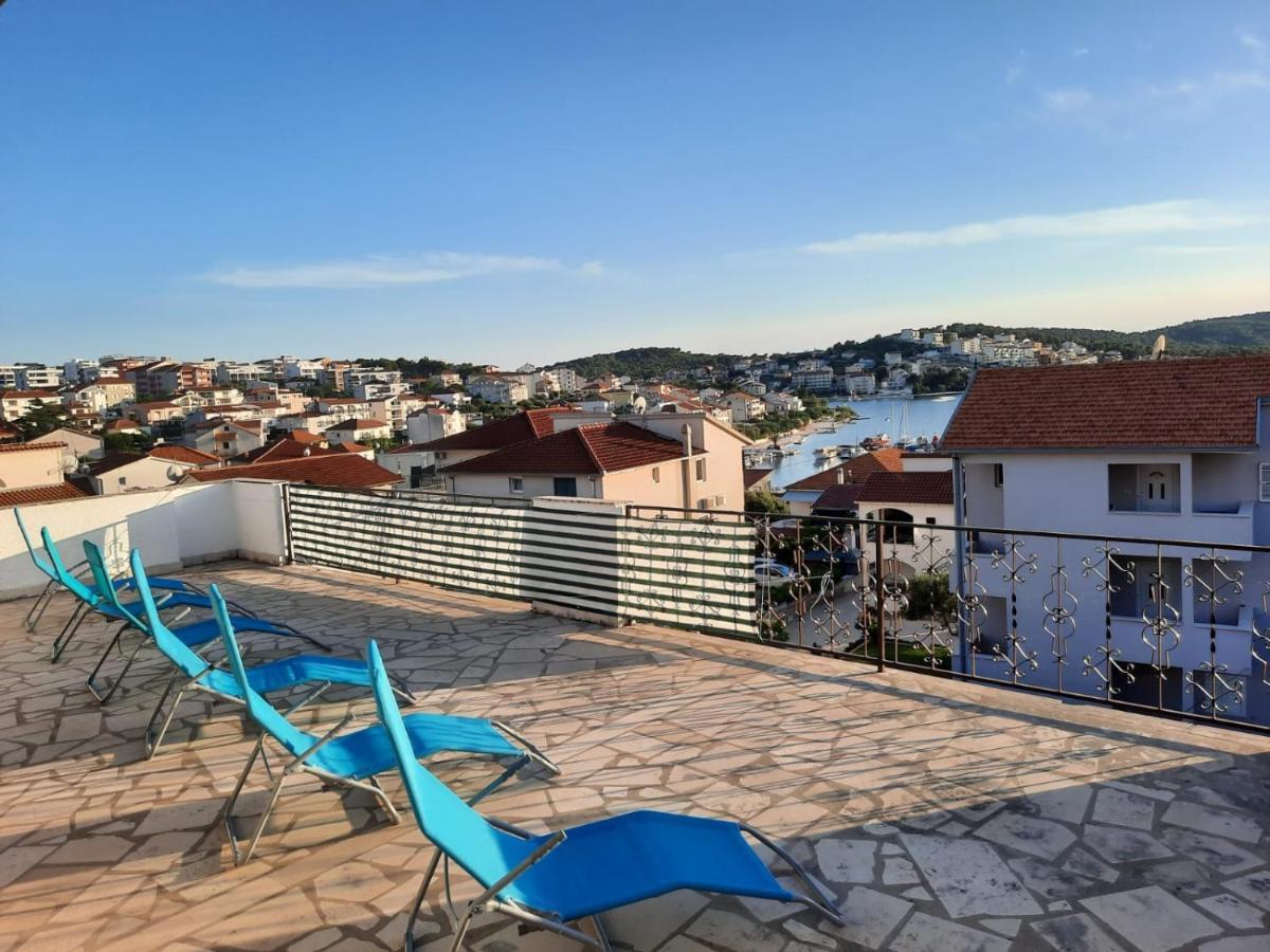 Studio-Appartements Emwey Trogir Bagian luar foto