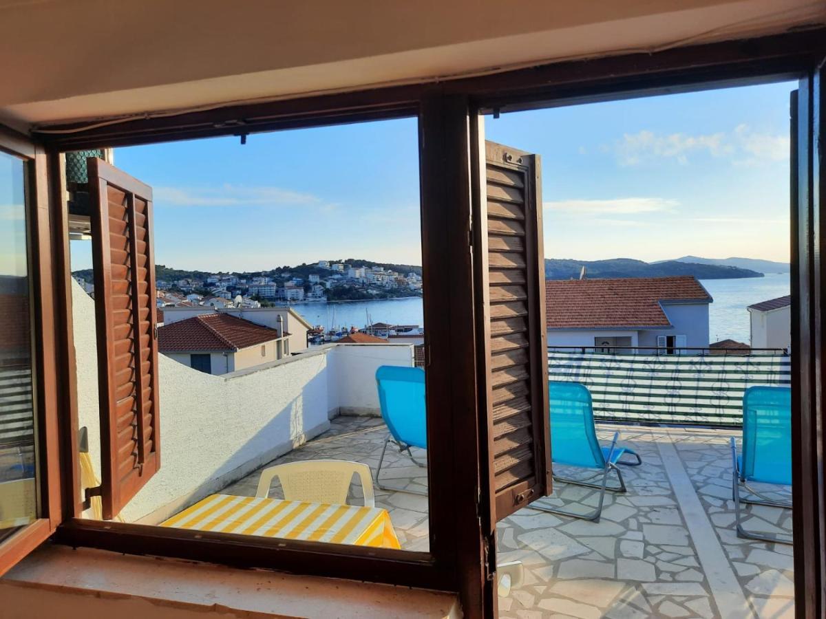 Studio-Appartements Emwey Trogir Bagian luar foto