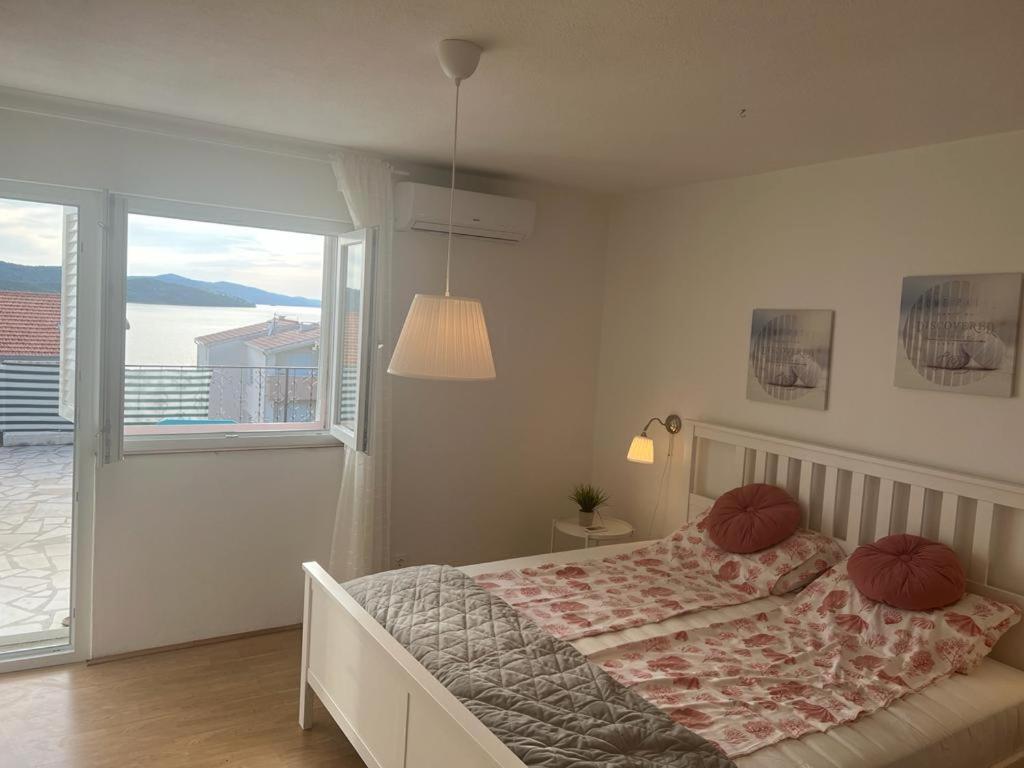 Studio-Appartements Emwey Trogir Bagian luar foto