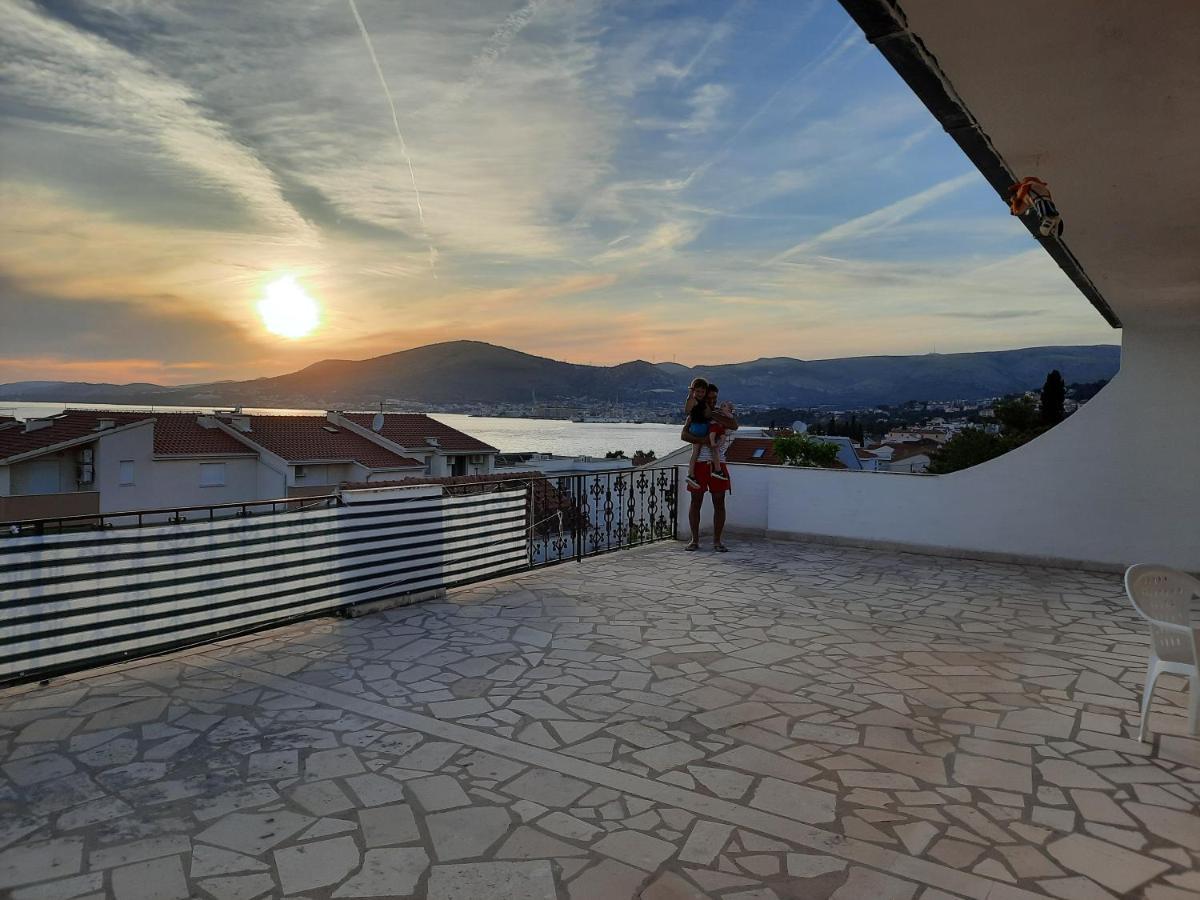 Studio-Appartements Emwey Trogir Bagian luar foto