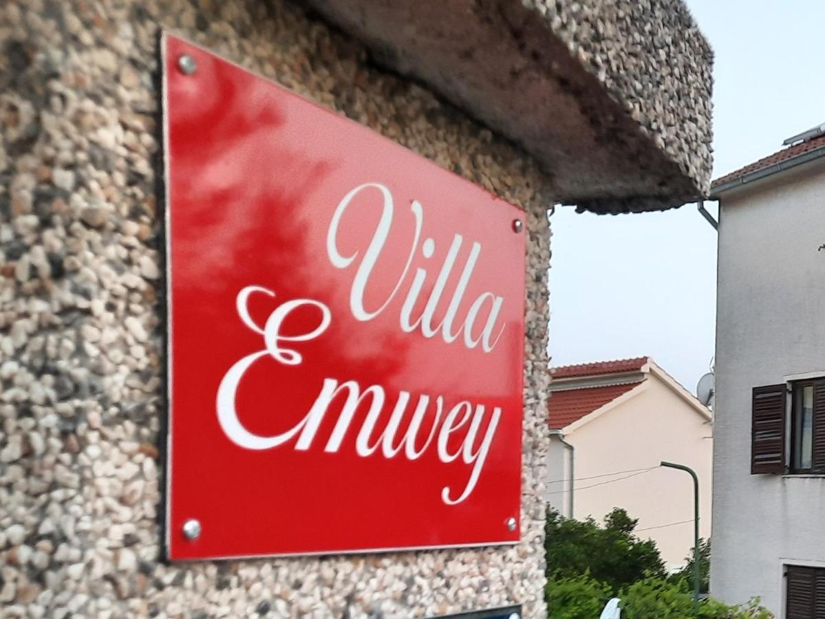 Studio-Appartements Emwey Trogir Bagian luar foto