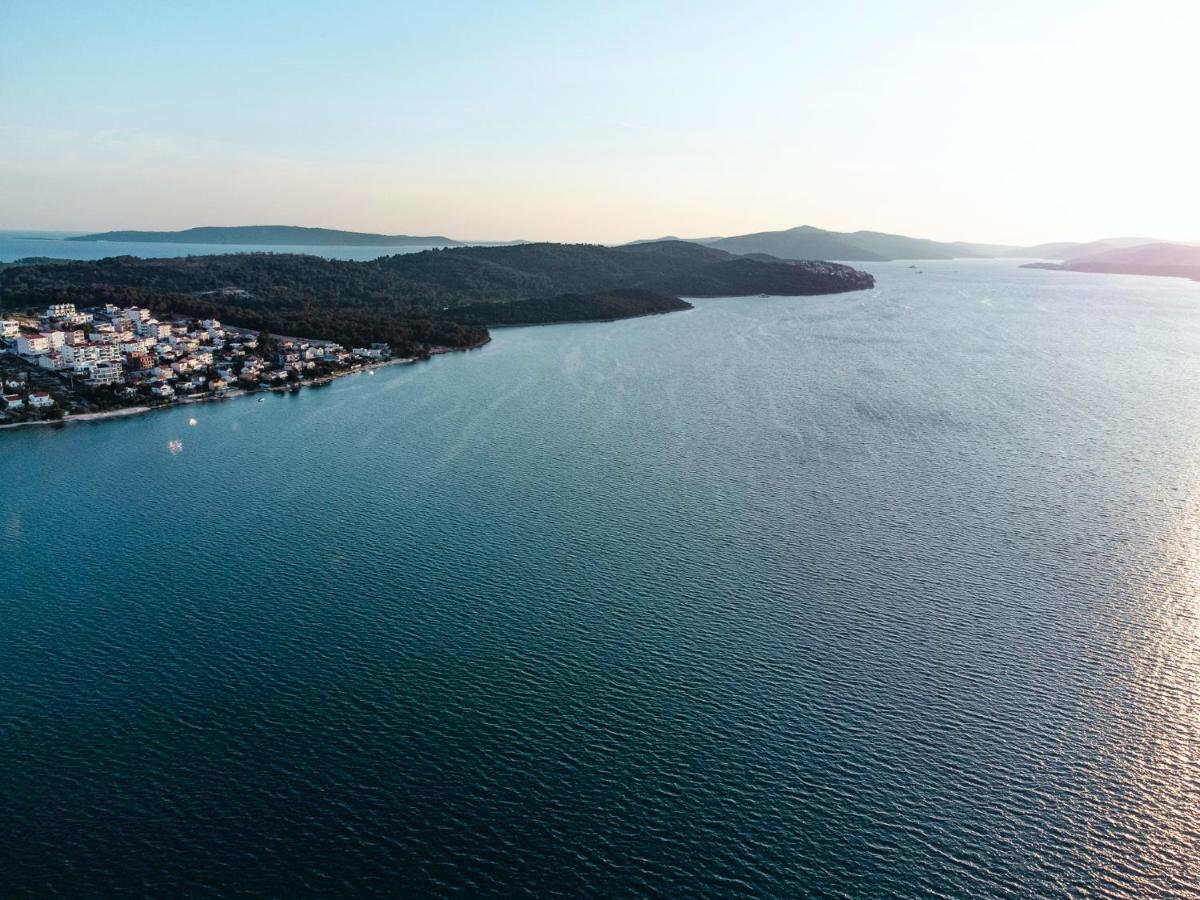 Studio-Appartements Emwey Trogir Bagian luar foto