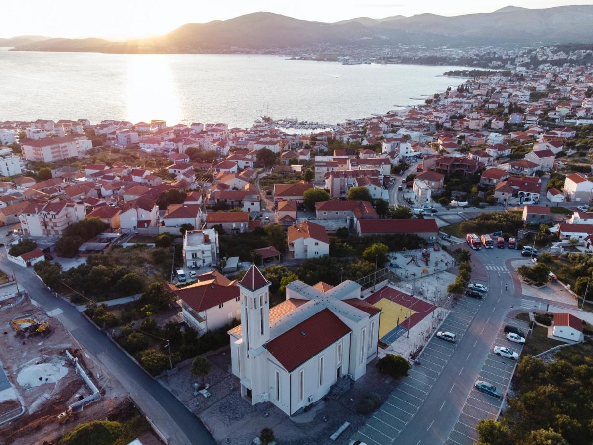 Studio-Appartements Emwey Trogir Bagian luar foto