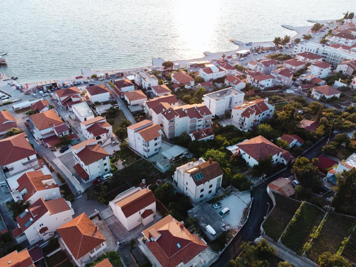 Studio-Appartements Emwey Trogir Bagian luar foto