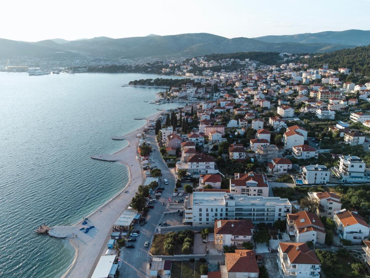 Studio-Appartements Emwey Trogir Bagian luar foto