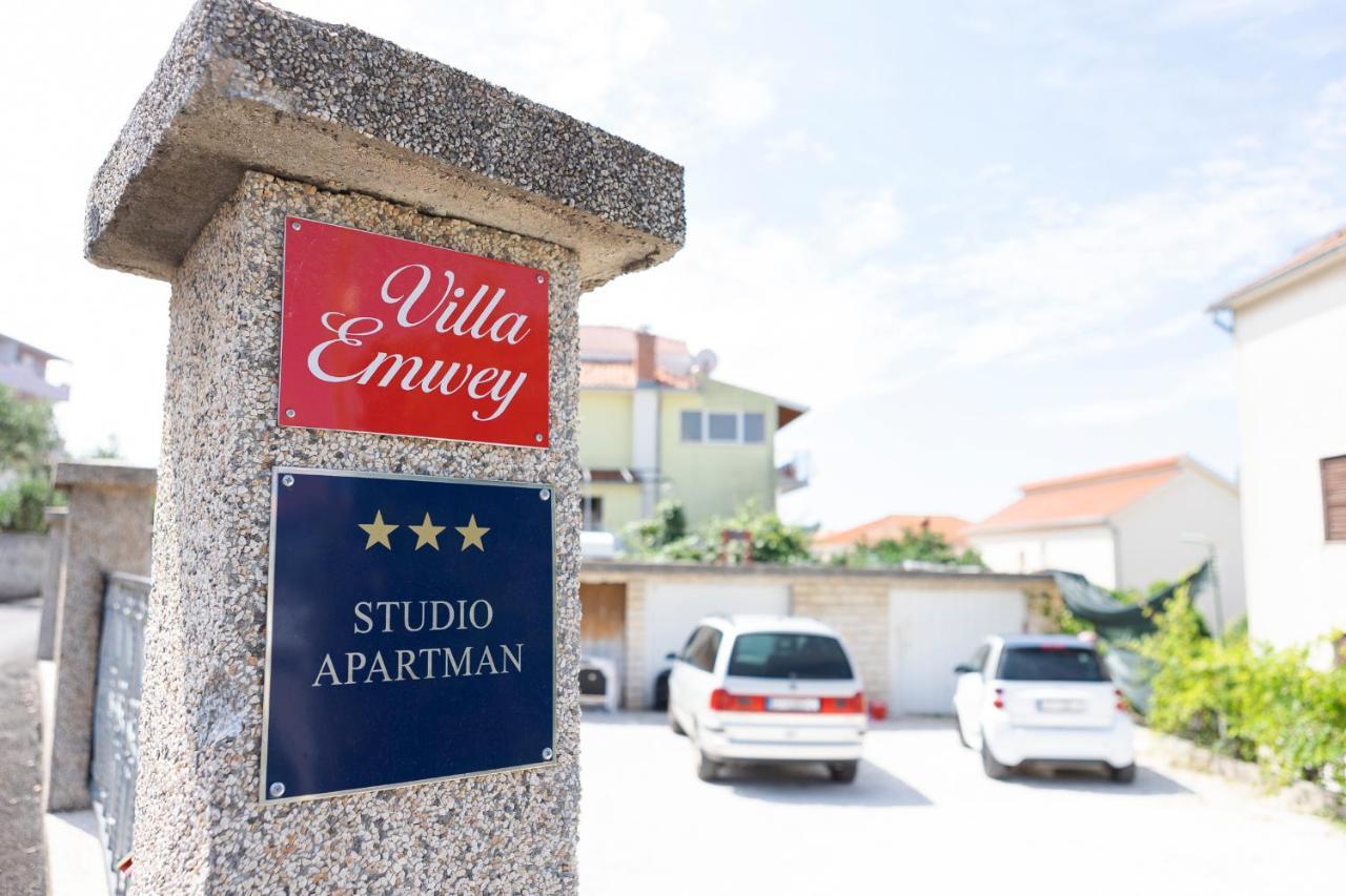 Studio-Appartements Emwey Trogir Bagian luar foto