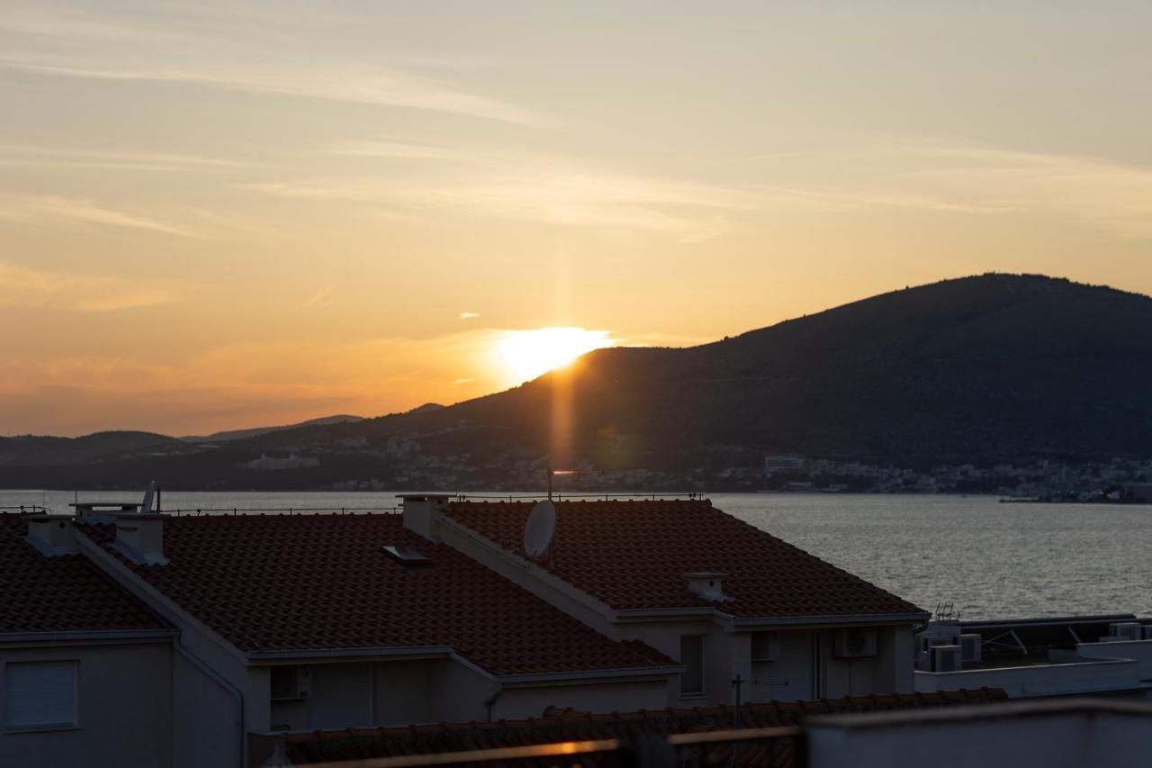 Studio-Appartements Emwey Trogir Bagian luar foto