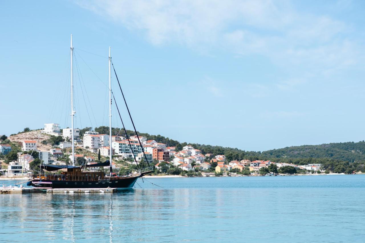 Studio-Appartements Emwey Trogir Bagian luar foto